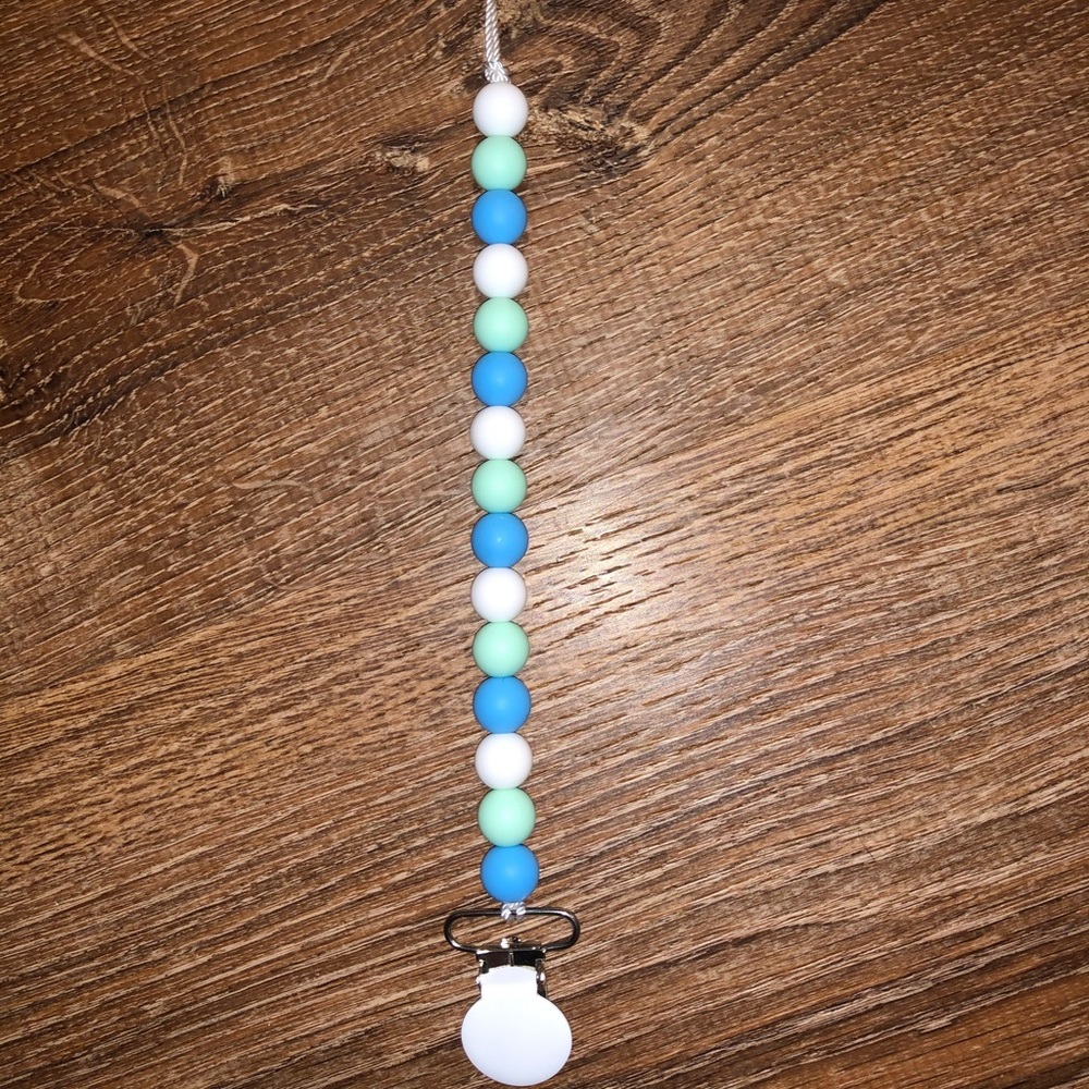 Silicone binki clips